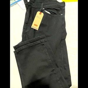 Levis Black pants